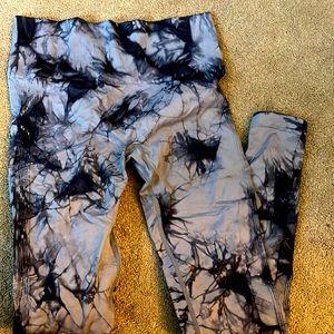 COPY - Tie dye leggings so comfy and in excellent condition